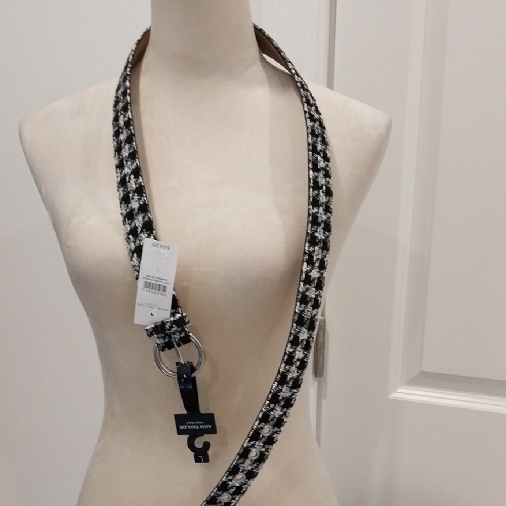 Ann Taylor Black and White Houndstooth Belt